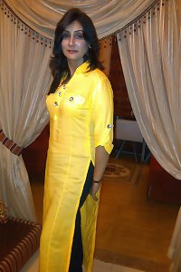 Pakistani Milf Shazia for big ebony sausages and jizz shots